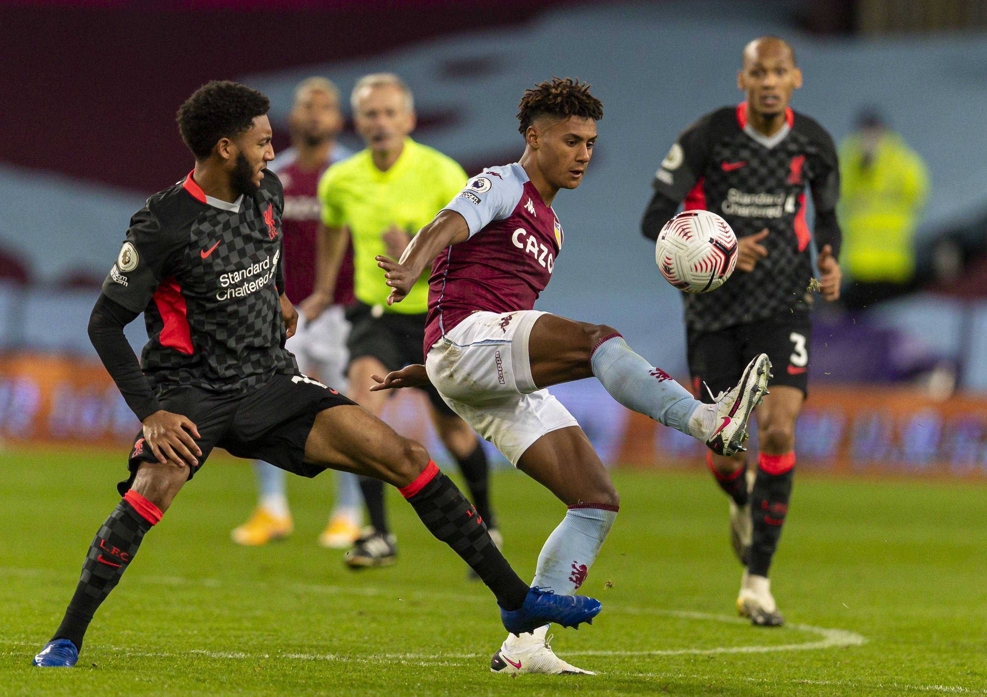 态对球员发 态对球员发